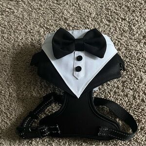 Tikeyo new with tags size medium, small dog tuxedo harness